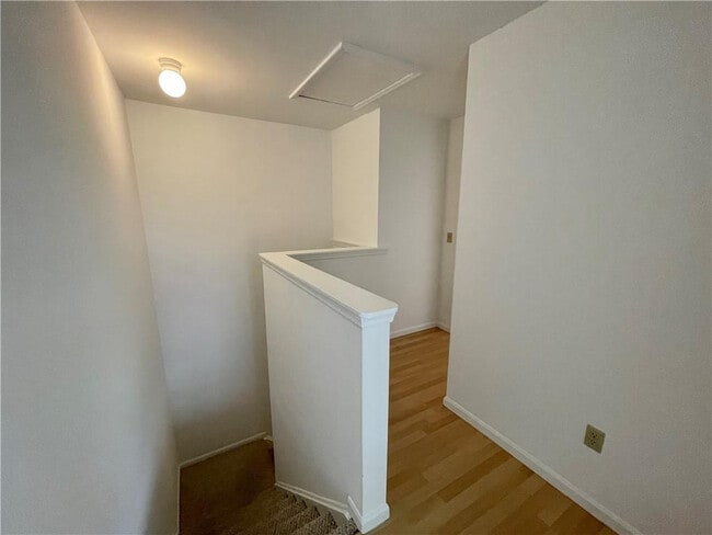 Building Photo - 10253 Riverbend Terrace