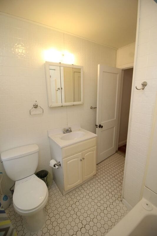 Building Photo - 3 Winthrop Ct