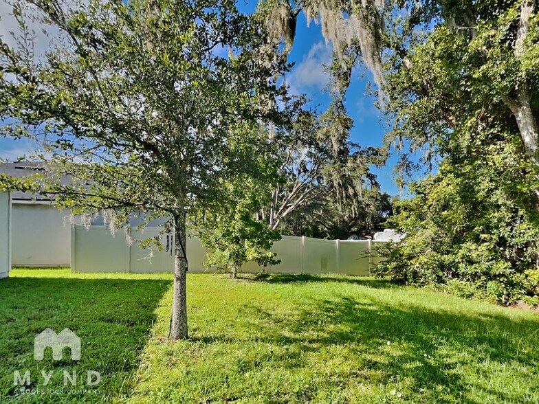 Building Photo - 12372 Cherry Bluff Dr