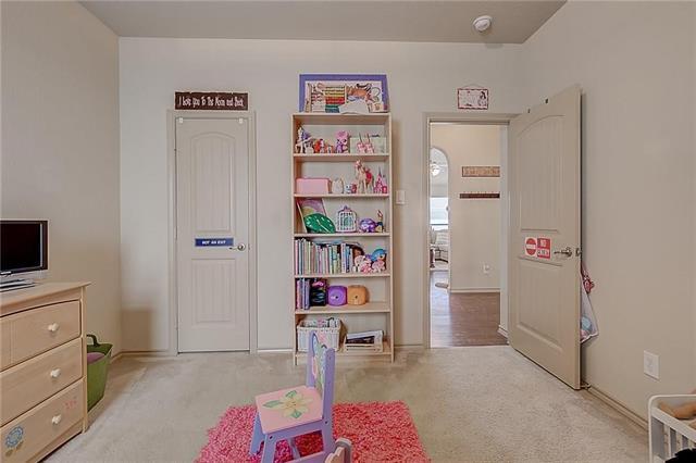 Building Photo - 5009 Holliday Dr