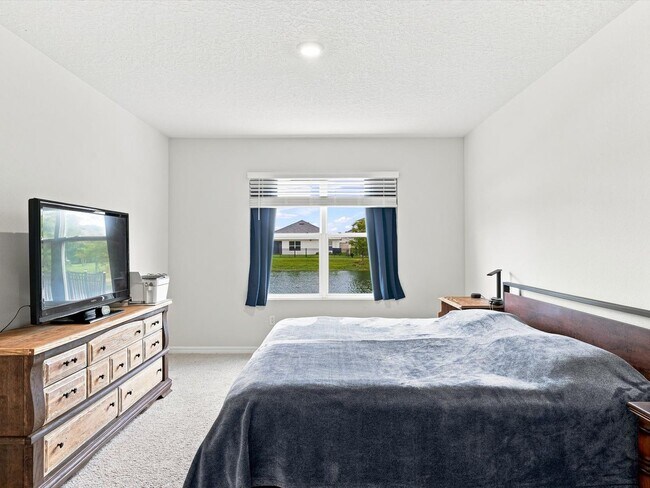 Building Photo - Unfurnished Annual Rental