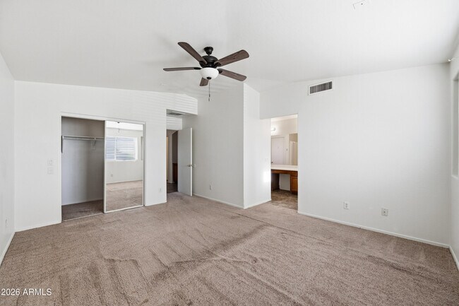 Building Photo - 5613 S 51st Dr