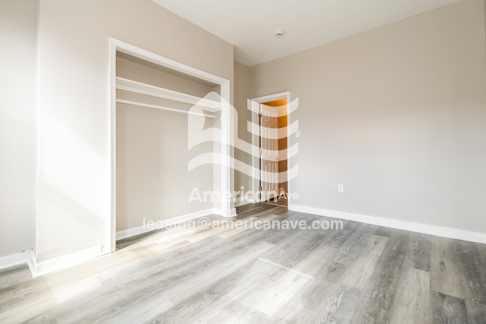 Building Photo - 552 N Wanamaker St