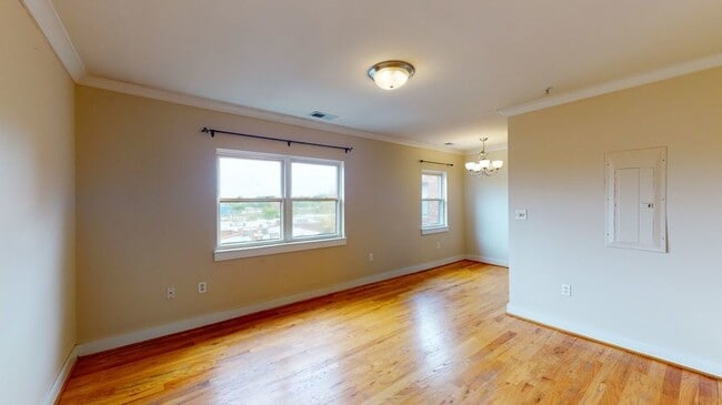 Building Photo - 2615 4th St NE