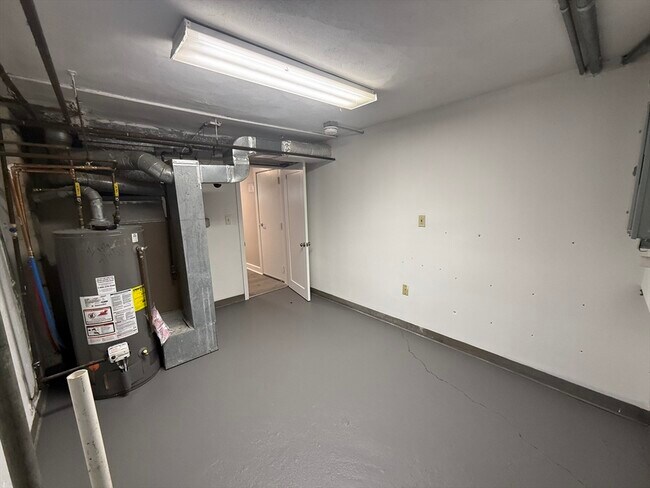 Building Photo - 7 Silvia Ct