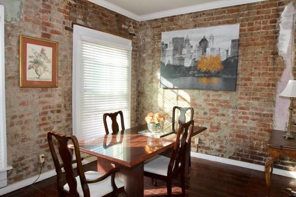 Dining Area - 854 Camp St