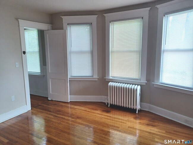Building Photo - 37 Fairfield St
