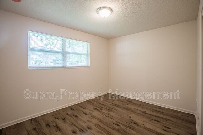 Building Photo - 3805 Anvers Blvd