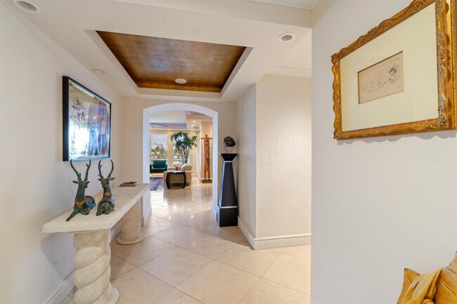 Building Photo - 209 N Birch Rd