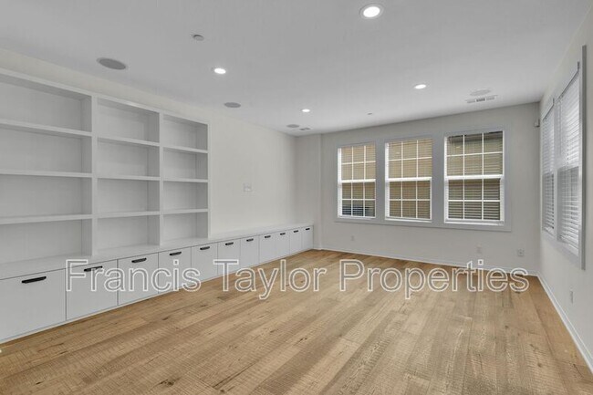 Building Photo - 3615 Glen Ave