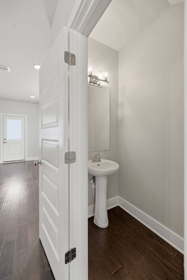 Building Photo - East Nashville Dream Rental