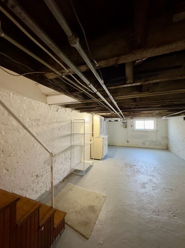 Building Photo - Charming 2Bed/1Bath Townhome in Highlandtown, Baltimore, MD!