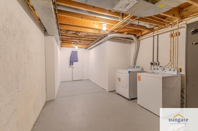 Building Photo - 2410 E Fayette St