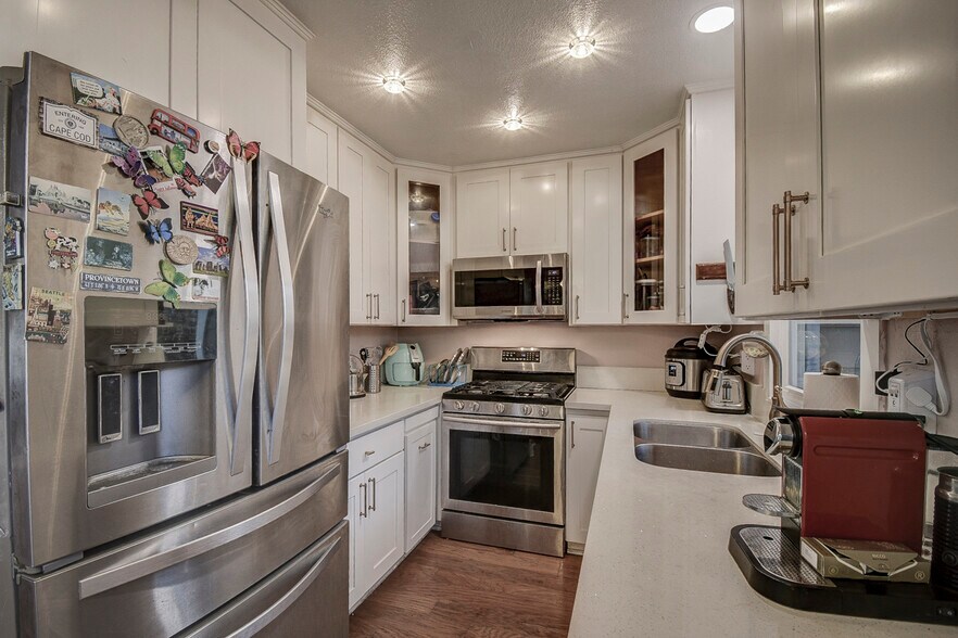 Building Photo - 11 Seamist Ct