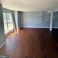 Building Photo - 103 Sutton Ct