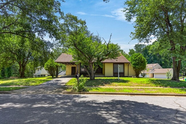 Building Photo - 8801 Monmouth Dr