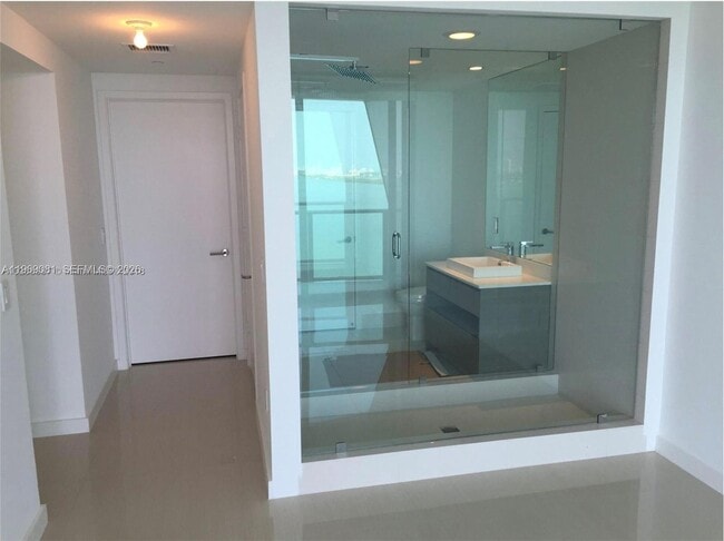 Building Photo - 460 NE 28th St