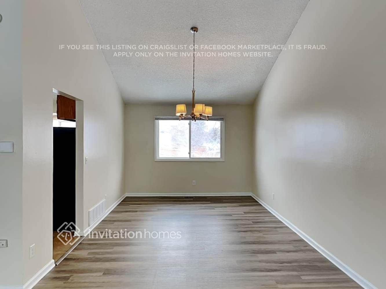 Building Photo - 18900 E Chaffee Pl