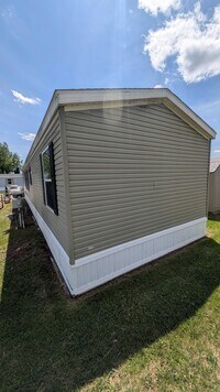 Building Photo - 9358 White Pine Ct
