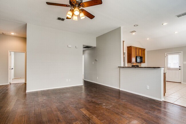 Building Photo - Upgraded 3 bedroom in Master Planned Community of Travis Ranch!!