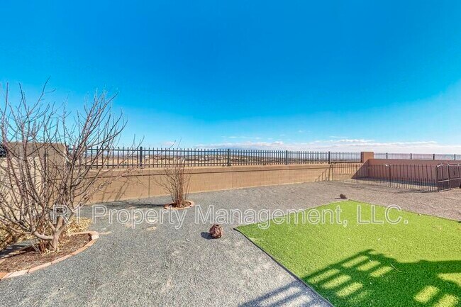 Building Photo - 6405 Kings Cyn Cv NE