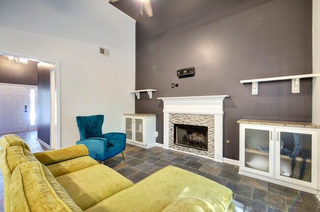 Building Photo - 7202 Cedar Forest Dr
