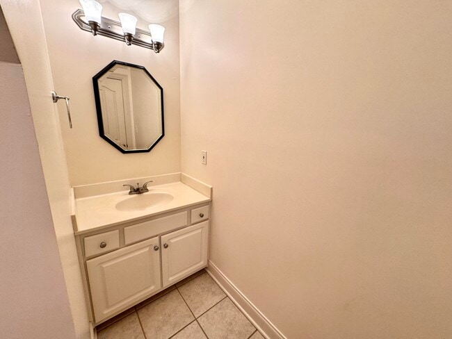 Building Photo - 88 St Annes Ct