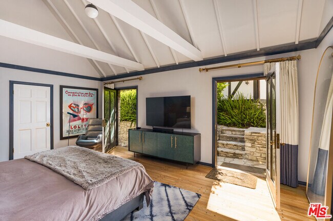 Building Photo - 4880 Queen Florence Ln