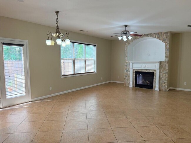 Building Photo - 2066 Peach Shoals Cir