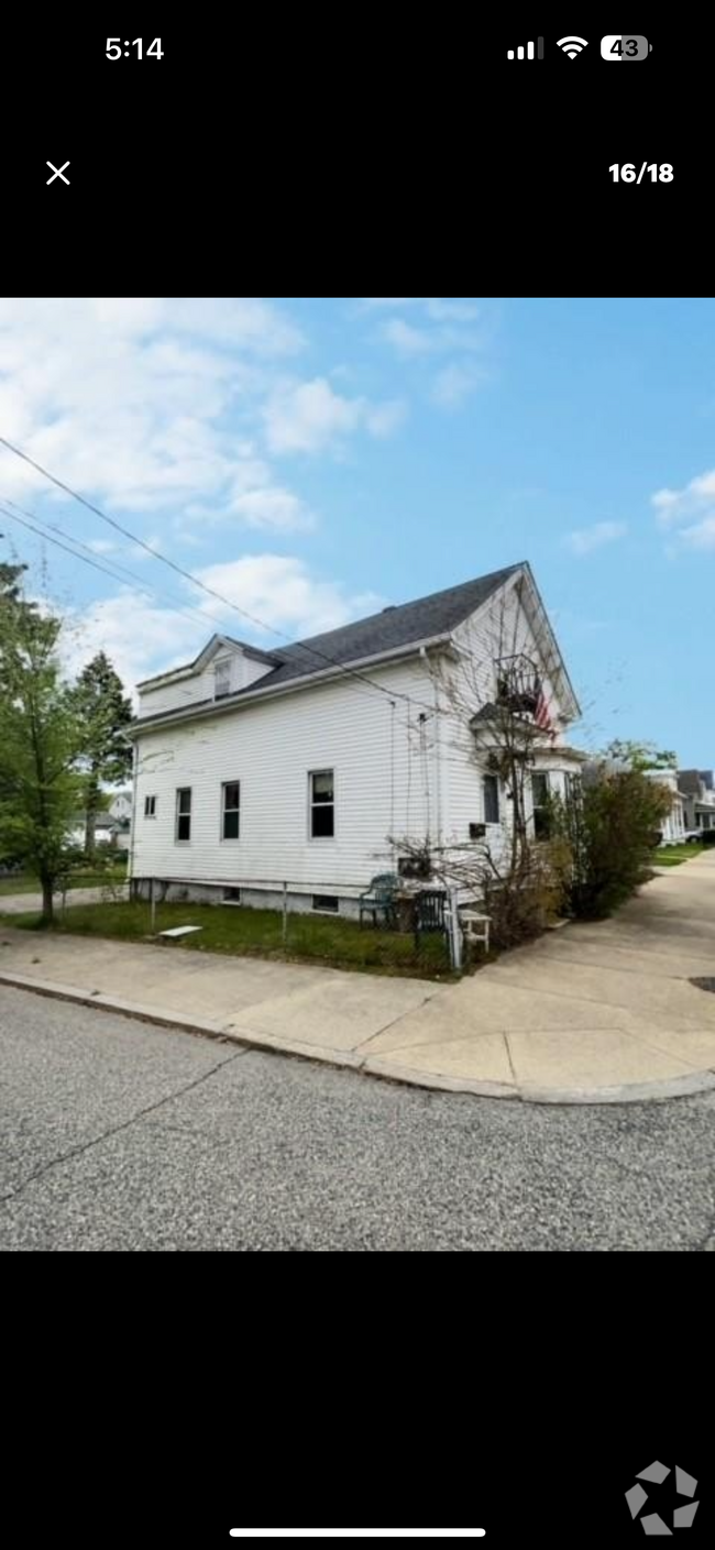 Building Photo - 189 Langdon St