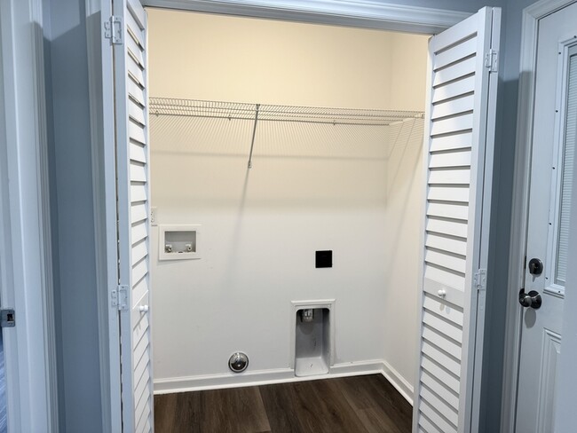 Building Photo - 118 Mineral Springs Rd