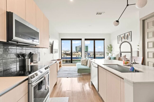 Building Photo - 777 11th St NW