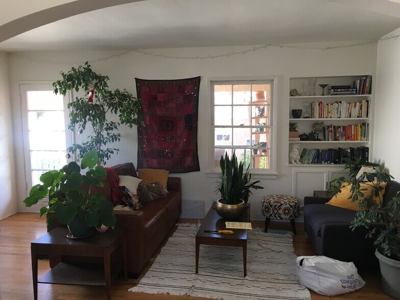 Building Photo - 4557 Alumni Ave