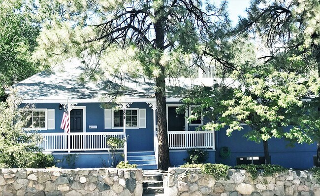 Primary Photo - 204 Park Ave
