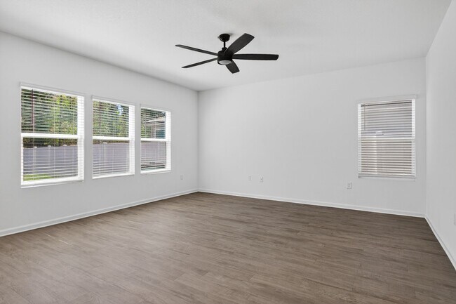 Building Photo - Welcome to your next home  in beautiful Green Cove Springs!