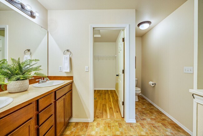 Building Photo - 3 Bedroom Rambler in Quiet Port Orchard Lo...