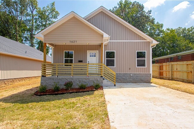 Building Photo - 1621 Wilson Rd