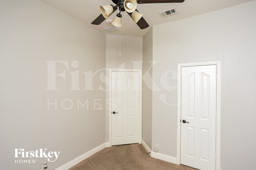 Building Photo - 921 Loftin St