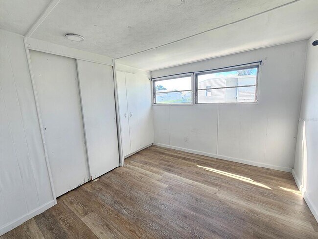 Building Photo - 321 3rd St Dr W