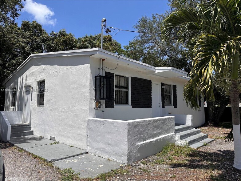 Building Photo - 2335 NW 43rd St