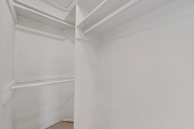 Building Photo - 1634 Sunswept Terrace