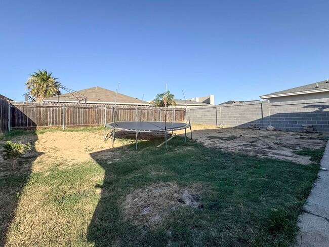 Building Photo - 1525 Cozumel Dr
