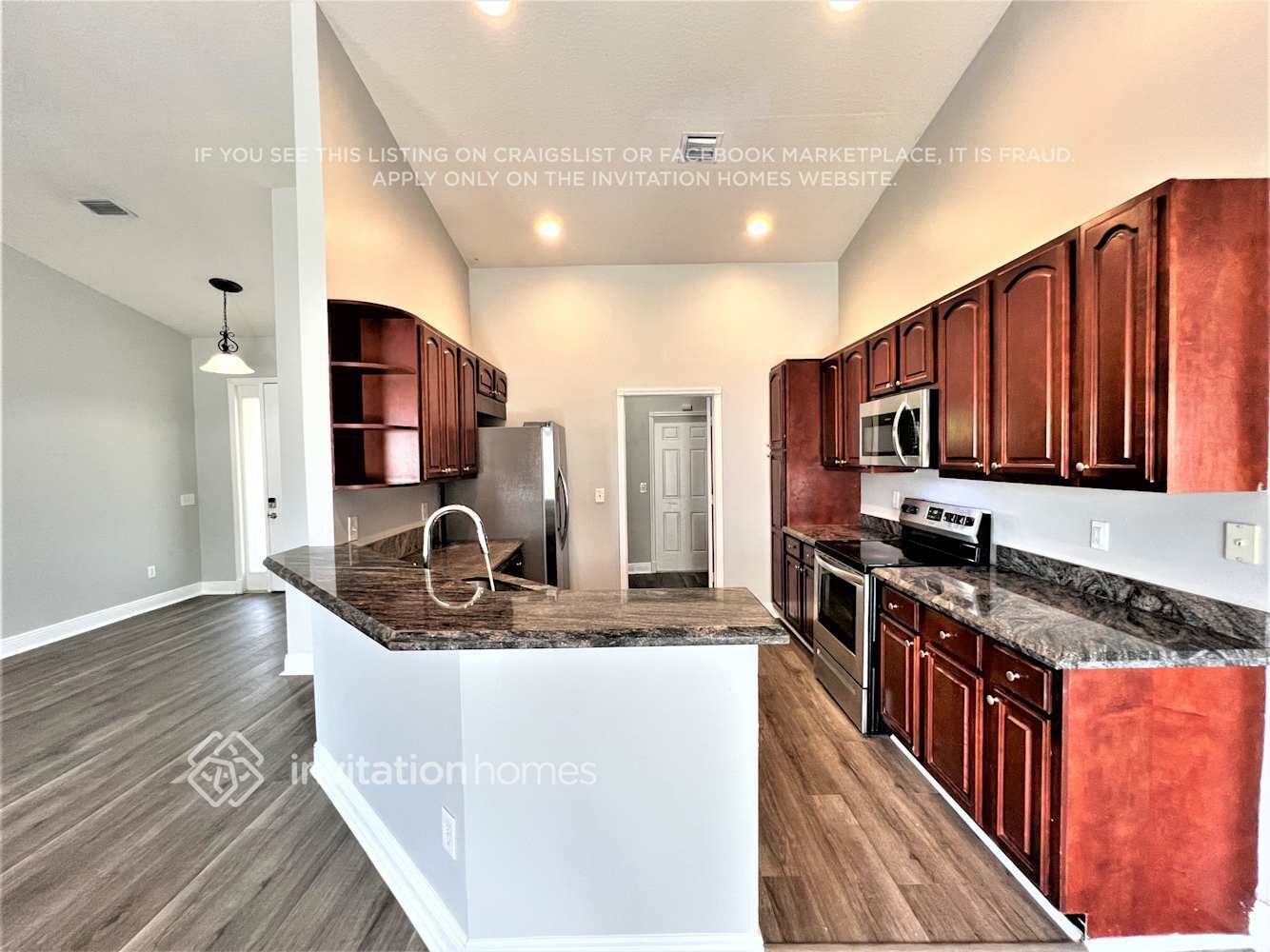 Building Photo - 1462 SW California Blvd