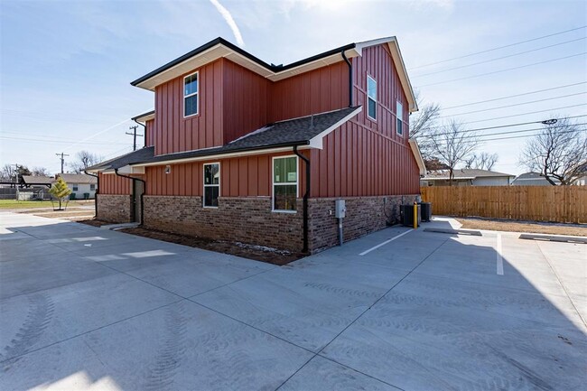 Building Photo - 226 N 3rd St