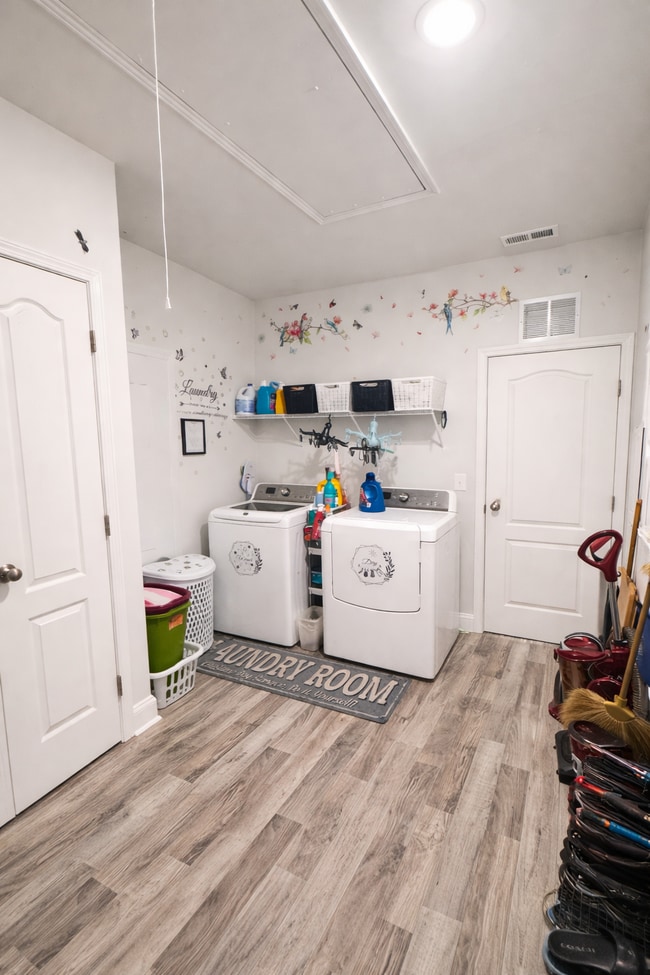 Building Photo - 1151 Carteret Mnr Dr