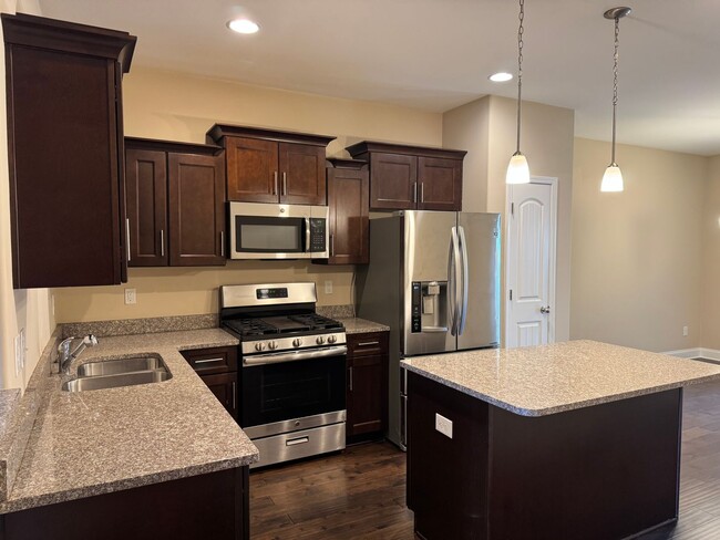 Building Photo - 3 BR Bellevue Townhome in Harpeth Park