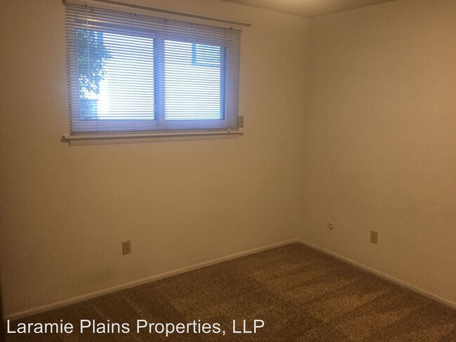 Building Photo - 815 E Ivinson Ave