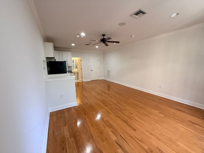 Building Photo - 901 Spring Park Loop