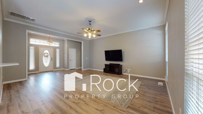 Building Photo - Need space? Take a look at this 4 Bedroom/4.5 Bathroom Home in SW Edmond!