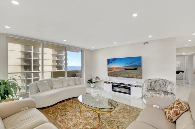 Building Photo - 5440 N Ocean Dr